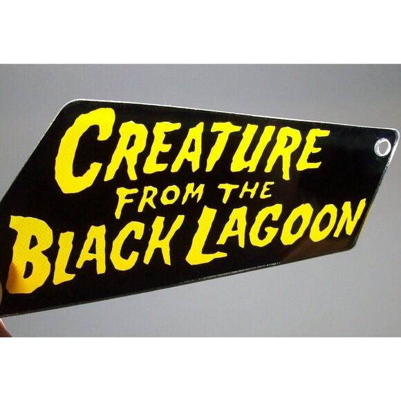 Creature From Black Lagoon Original NOS Pinball Machine Plastic Keychain Vintage - Picture 1 of 3